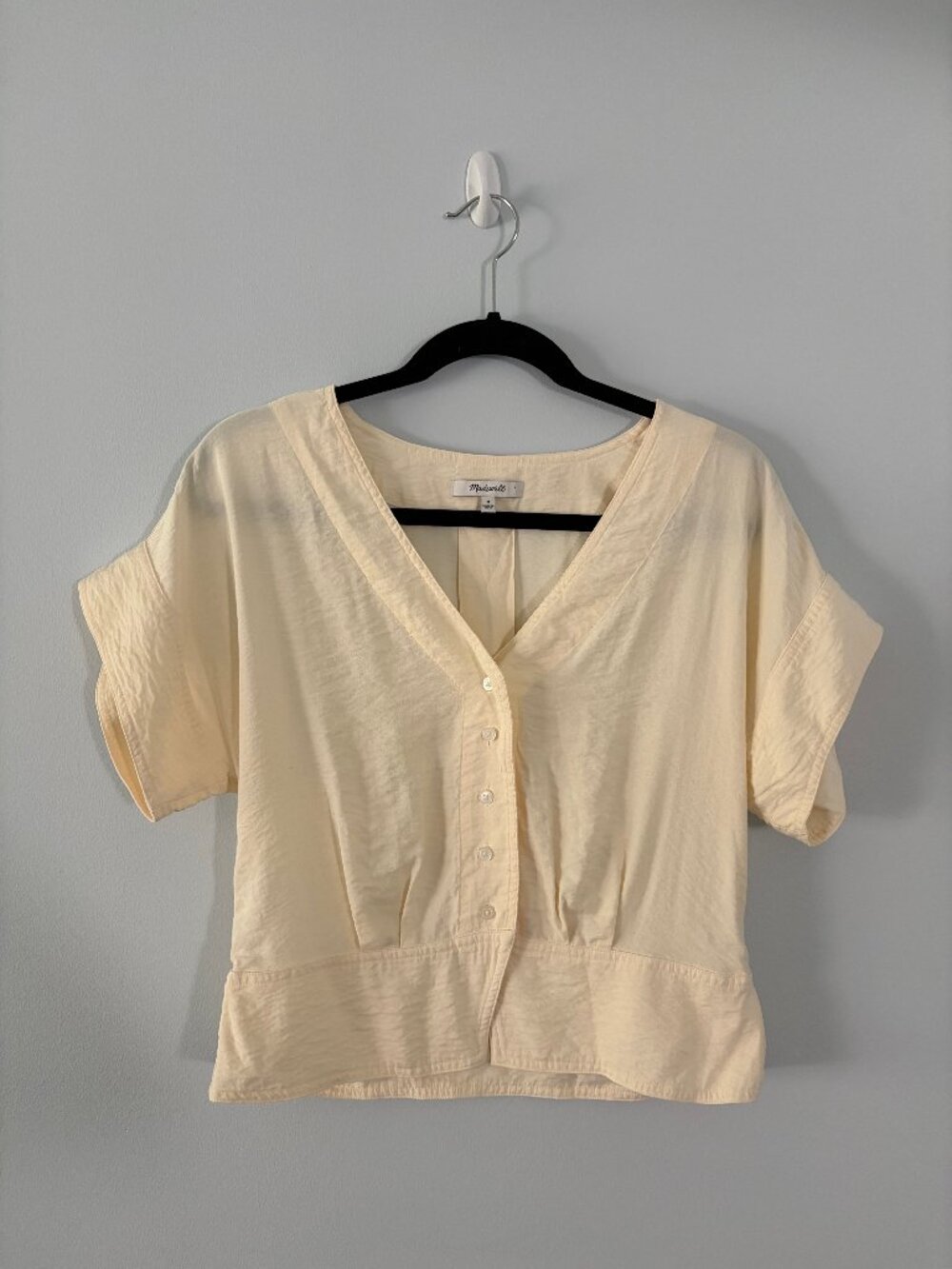 Madewell Cream Cropped Button Up V Neck Shirt Size Medium